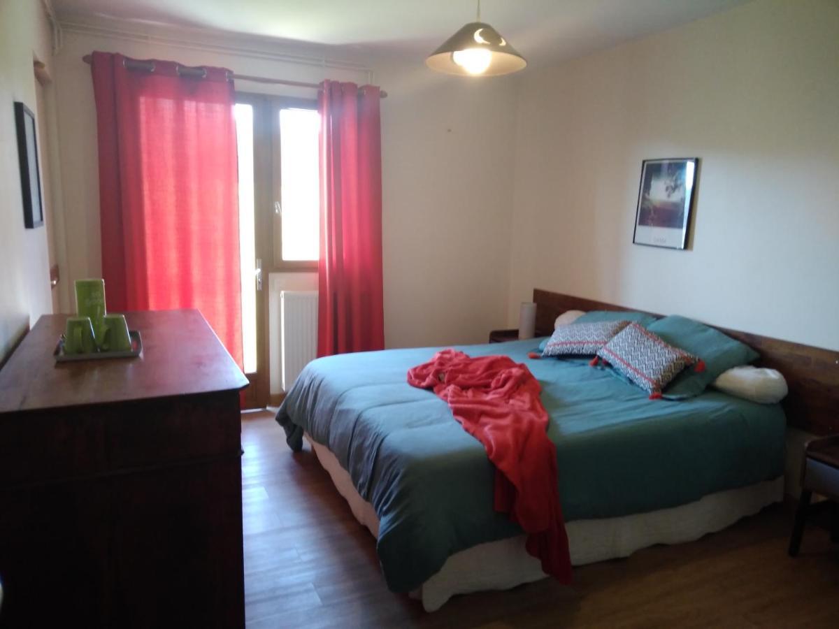 Au Bonheur Du Cedre Hotel Saint-Lattier Bagian luar foto