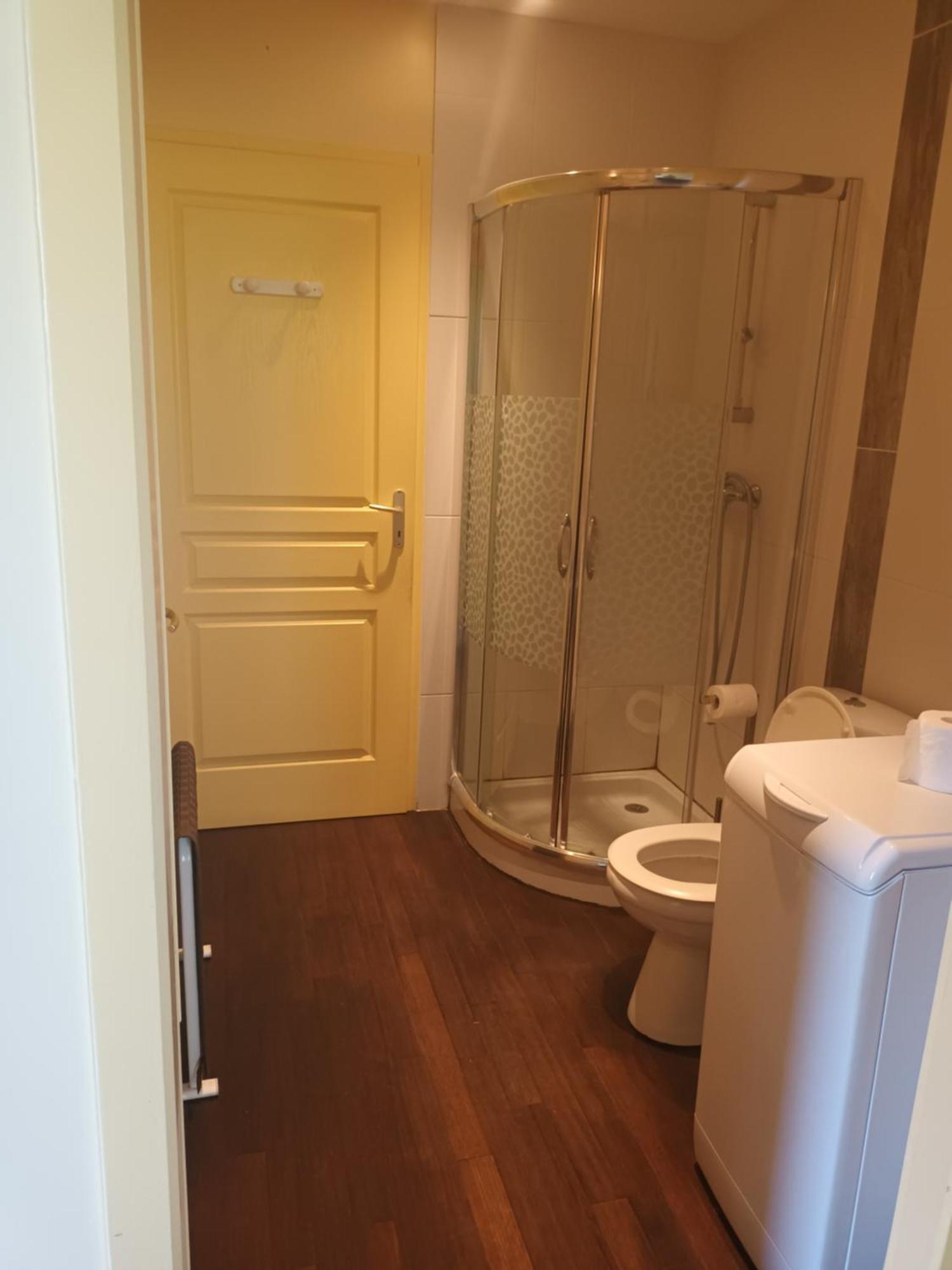 Au Bonheur Du Cedre Hotel Saint-Lattier Bagian luar foto