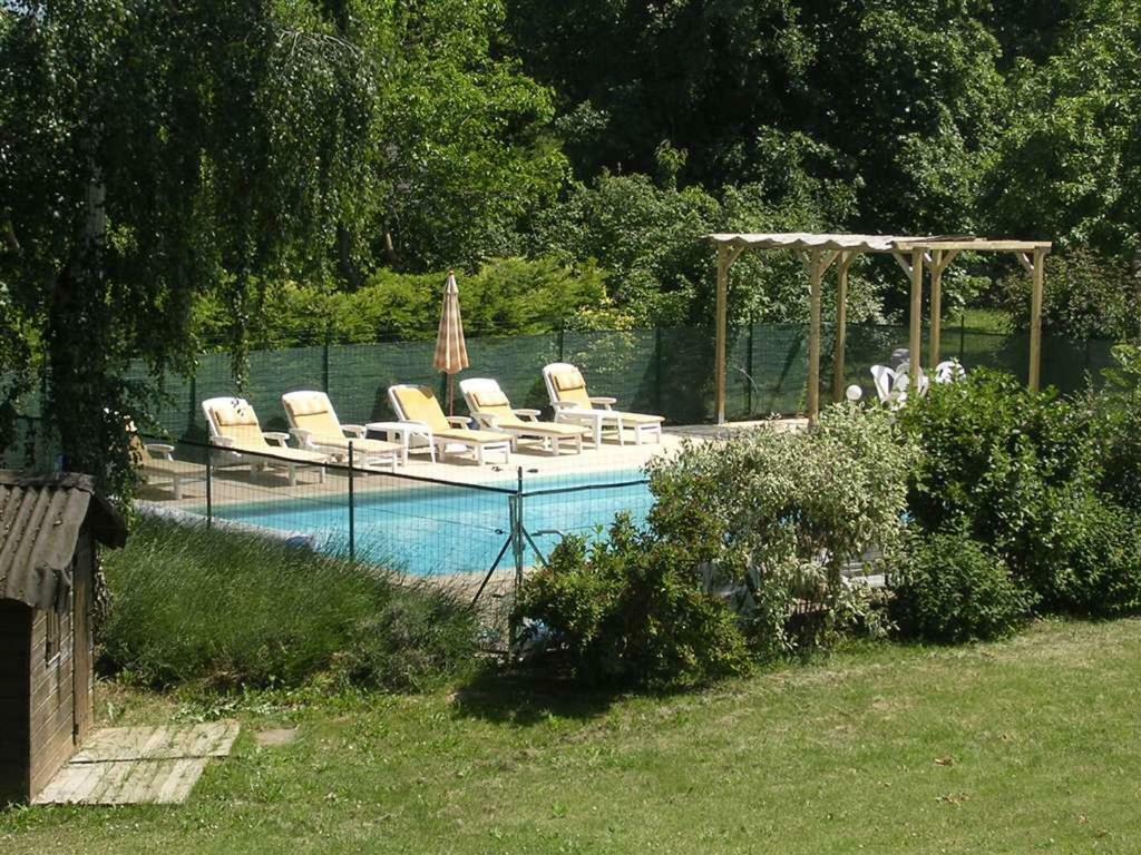 Au Bonheur Du Cedre Hotel Saint-Lattier Bagian luar foto